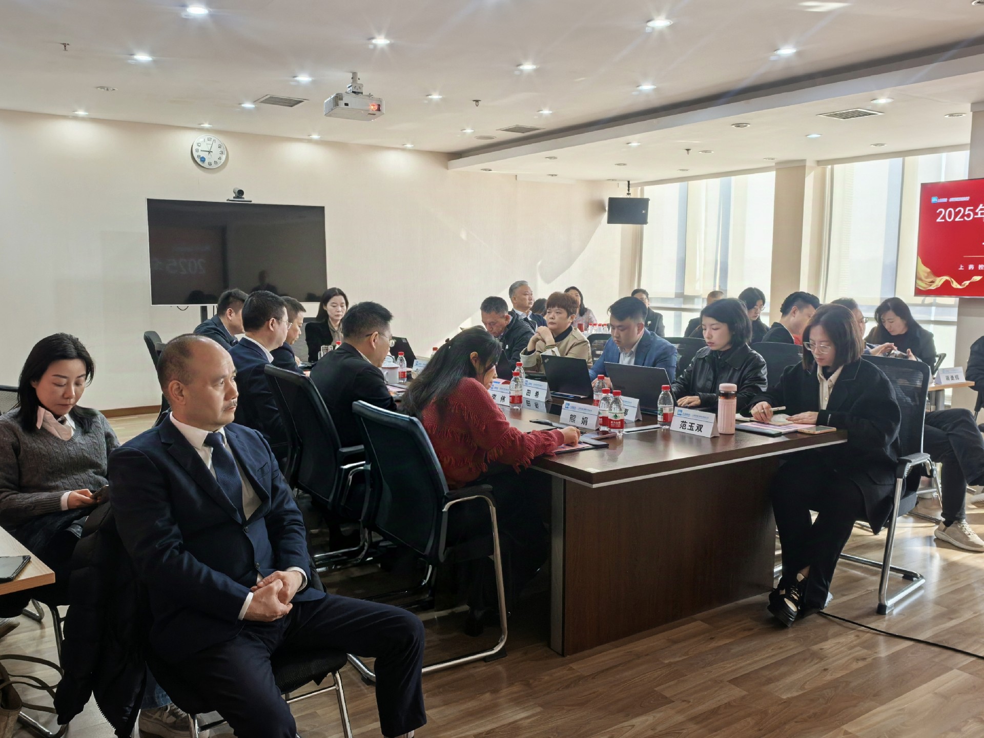 10.会场照片.jpg